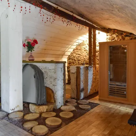 Konukevi Domaine De La Jordanne - Saint-Cirgues-de-Jordanne